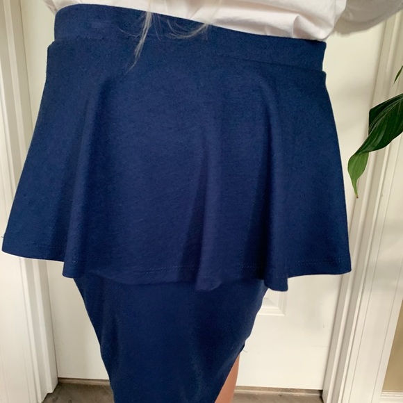 Forever 21 navy S pencil skirt with ruffle layer - Picture 11 of 16